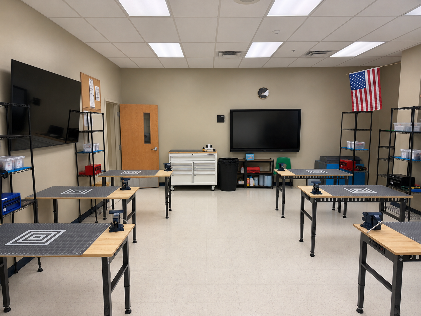Wide room overview of the CCA FabLab.