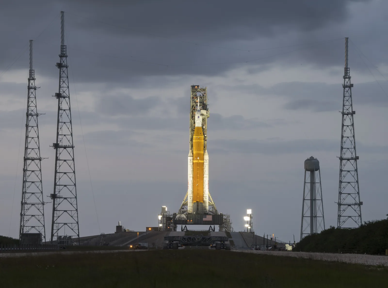 Artemis I rocket and mobile launcher at Launch Complex 39B